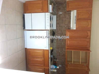 Brookline 2 Bed 1 Bath BROOKLINE- BOSTON UNIVERSITY $2,950  Boston University - $3,400