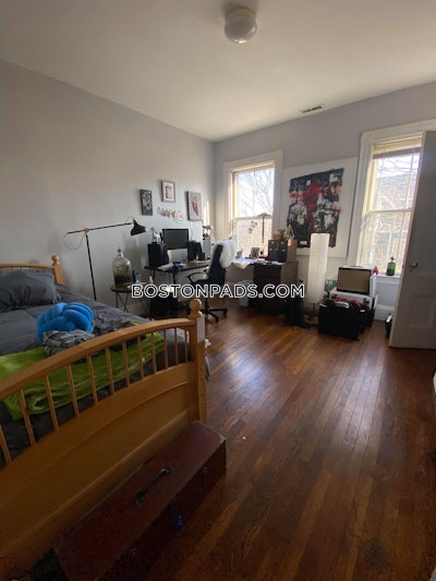 Fort Hill Stunning 4 Bed 1 Bath on Cedar St in  BOSTON Boston - $4,600