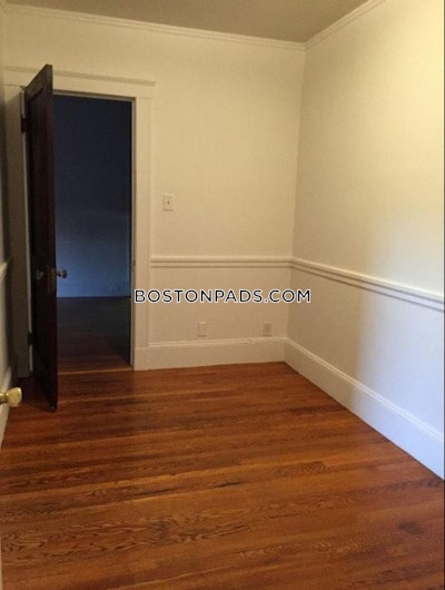 Somerville Great 1 Bed 1 bath available 5/1 on Summer St in Somerville!   Spring Hill - $2,300