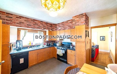 Somerville 4 Bed 2 Bath SOMERVILLE  Tufts - $3,800