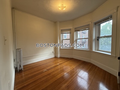 Somerville 1 Bed 1 Bath  Winter Hill - $2,250