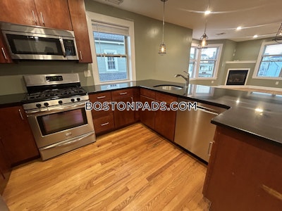 Dorchester 2 Beds 1.5 Baths Boston - $3,100