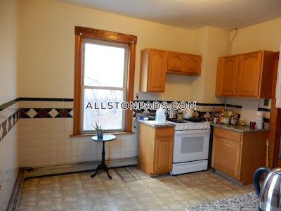 Allston 3 Beds 1.5 Baths Boston - $3,300