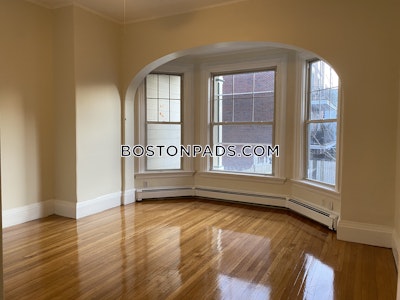 Brookline Apartment for rent 2 Bedrooms 1 Bath  Coolidge Corner - $3,550