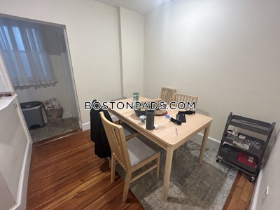 Brookline 3 Beds 1 Bath  Boston University - $4,900